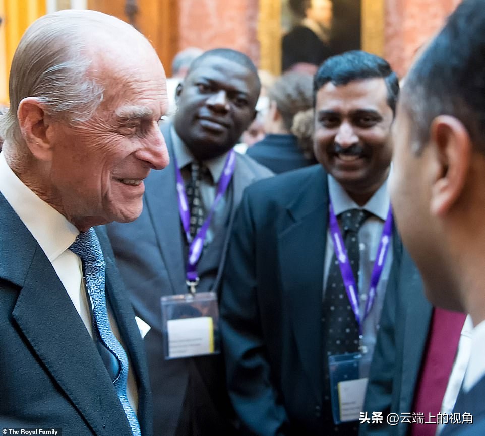 菲利普亲王和梅根,梅根和辛普森家族