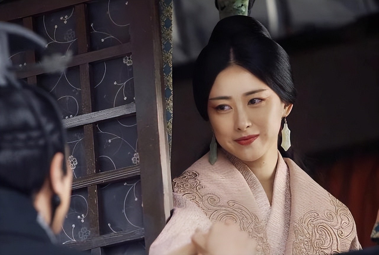 宦官“嫪毐”有何绝技？让秦朝身份尊贵的太后，甘愿为其生子