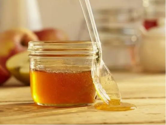 喝蜂蜜早上喝好还是晚上喝好呢,蜂蜜什么时候喝最好早上还是晚上