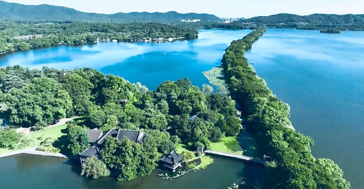 杭州西湖大雪纷飞,杭州西湖风景名胜区