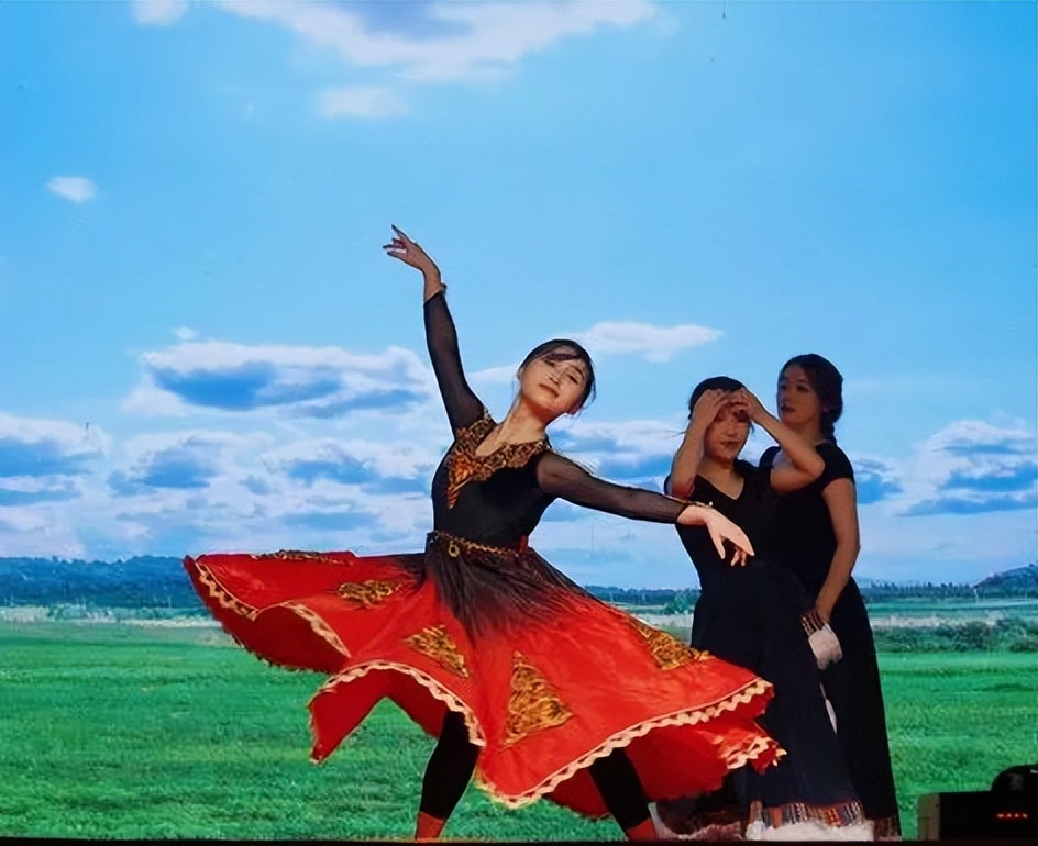 帅哥美女云集的专业等你来！|欢迎填报艺术与教育学院