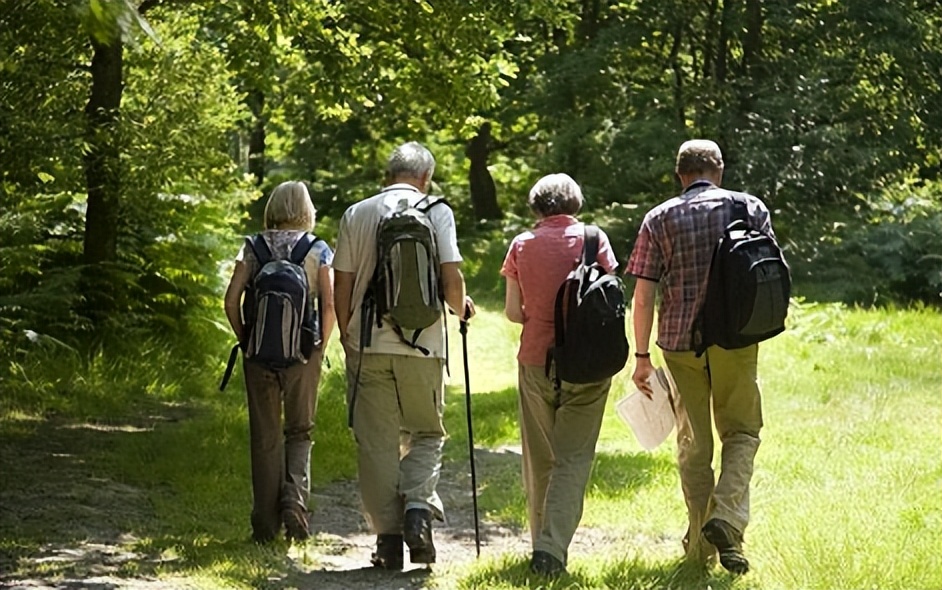 90岁老人在酒店养老,西安最好的养老院多少钱一个月