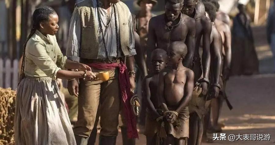 榛戝ゴ鐨勬偛鎯ㄧ敓娲昏嫳鏂囩増,榛戝ゴ鍦ㄨ埞涓婇伃閬囩殑鐢靛奖