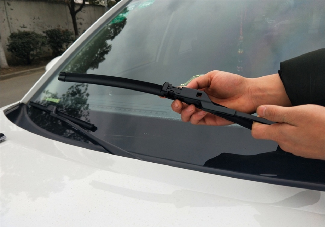 雨刮器出现呱呱声,雨刮器出现呱呱呱声音