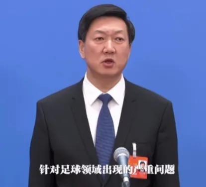 中国男足国门之争再起,中国男足打新加坡