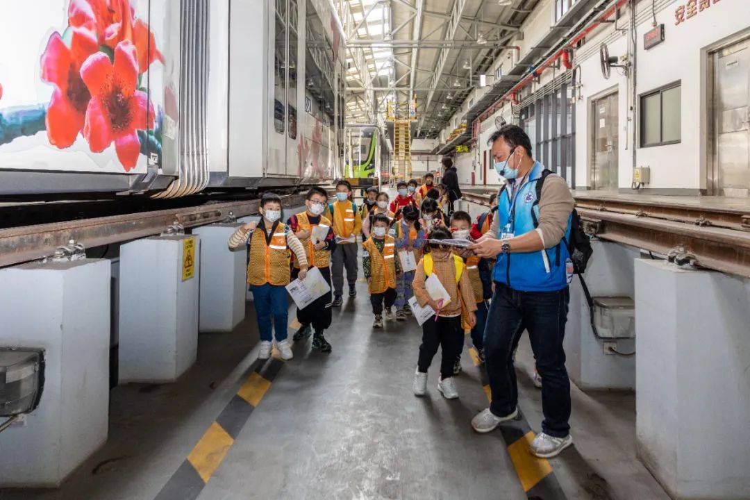 地铁博物馆有轨电车,地铁博物馆出来坐有轨电车