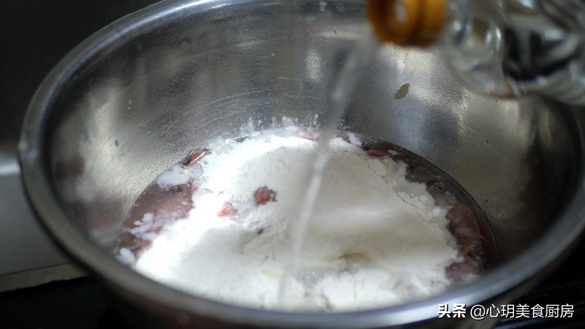 清洗猪肚时最忌直接加面粉和盐,清洗猪肚只用盐可以吗