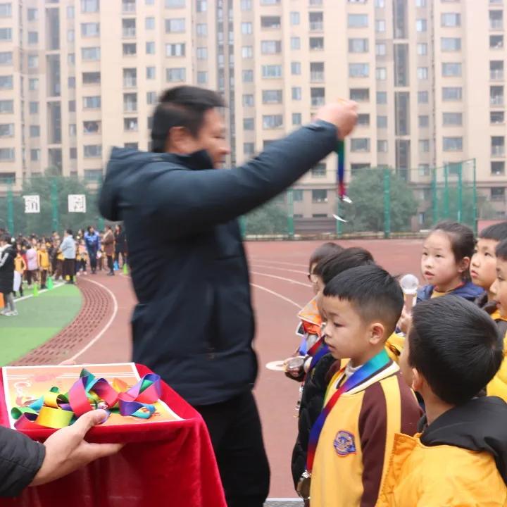 双减政策下的小学体育活动美篇,双减后孩子们拥有了快乐时光