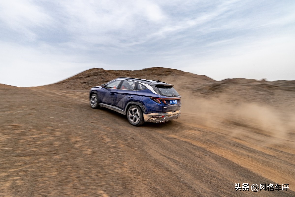 北京现代第5代途胜23款的驾驶感受 (北京现代途胜l8at精英版试驾)