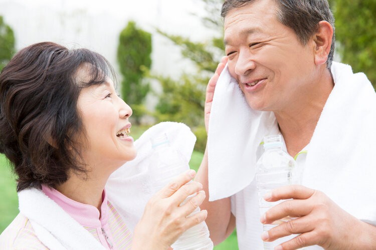 老年人还可以拥有幸福生活,老年人适合恩爱吗