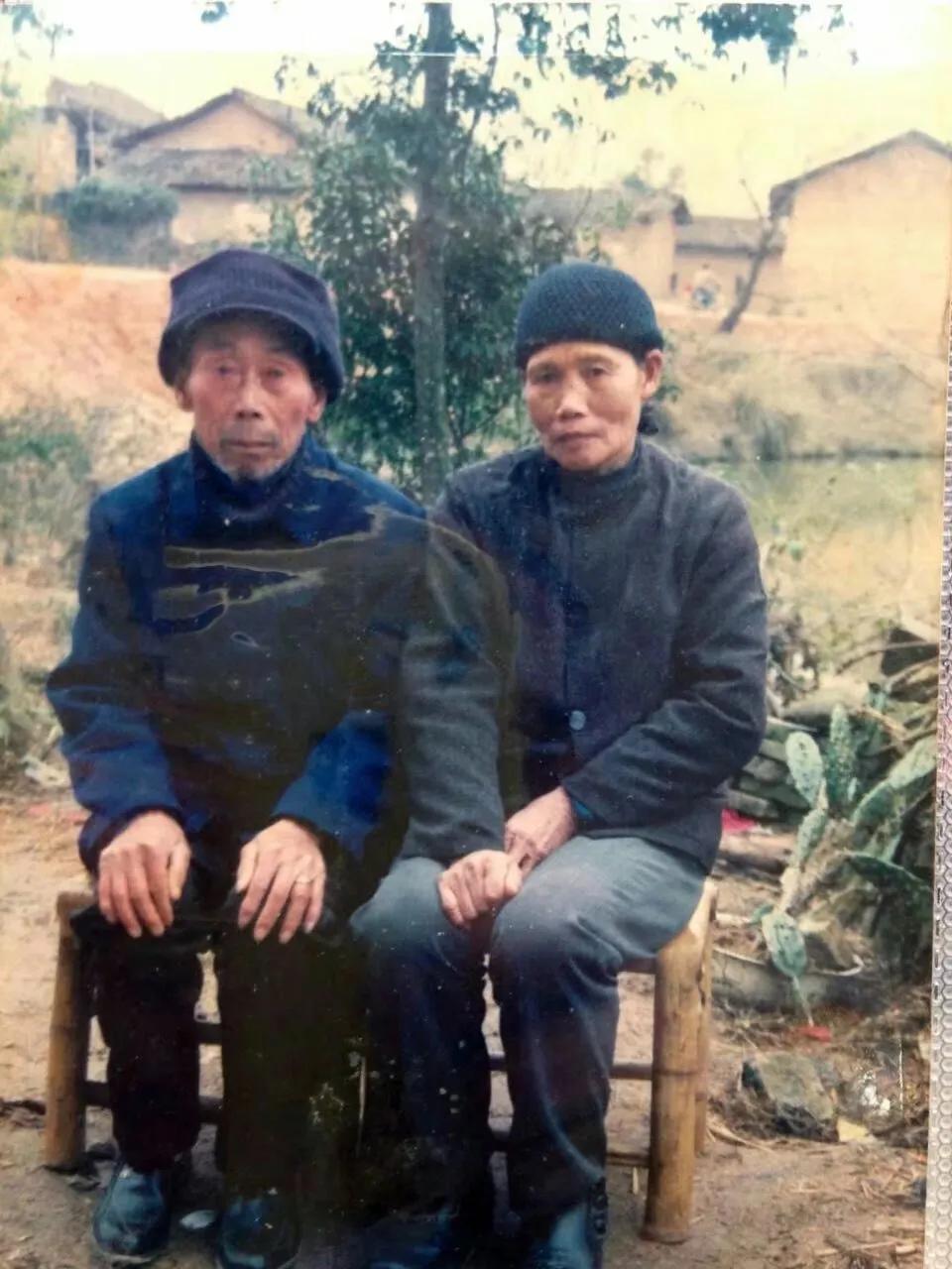 忆母恩悼念图片,戏曲民间悲曲忆母恩