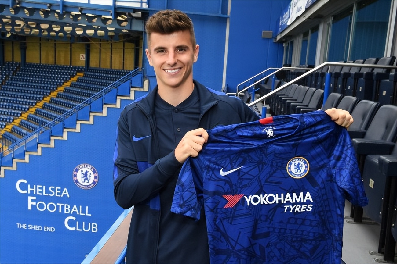 25岁新星10年5亿顶薪续约,明码标价500万的明星