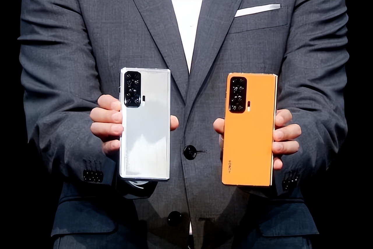 开卖四个月仍供不应求，12GB+512GB+66W，一天后开卖或将再度售空