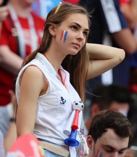 姆巴佩对战梅西欧冠,法国2-0胜摩洛哥队半决赛