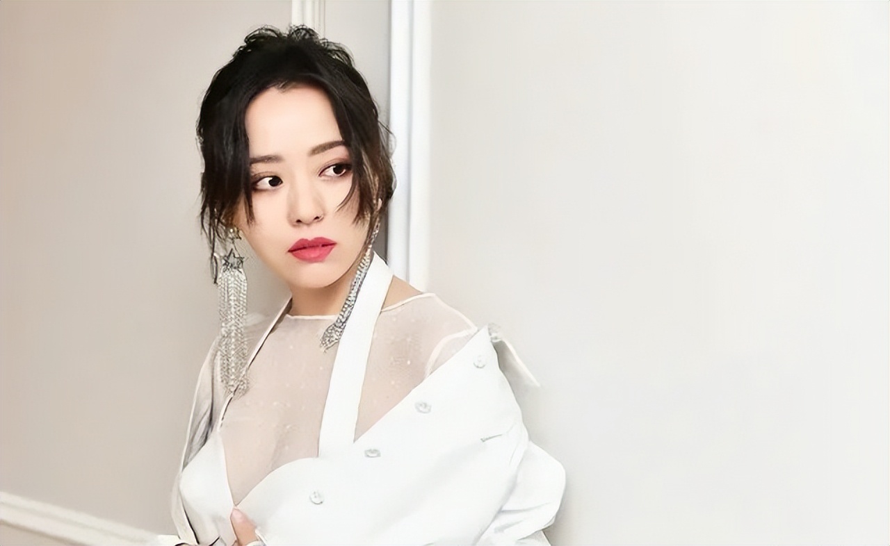 张靓颖为主动染新冠道歉,张靓颖称其主动染新冠