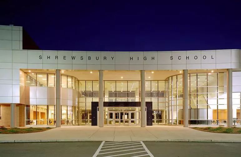 英国王室怎样住进白金汉宫,英国哈罗国际入学条件