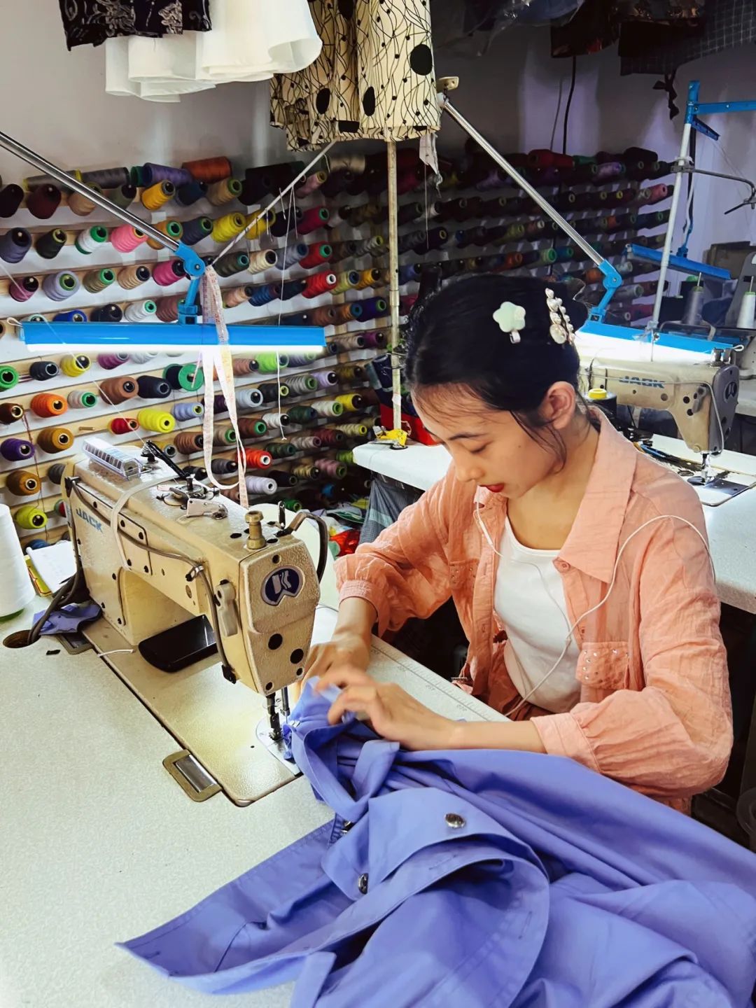 步行街缝纫店,街边缝纫店