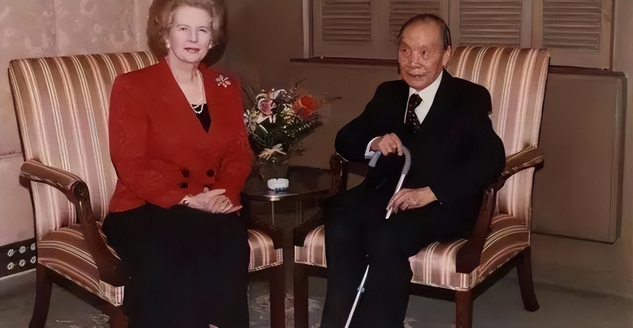 1997年香港回归前，英国又在背后搞鬼，江*民泽**：你越压，我越硬