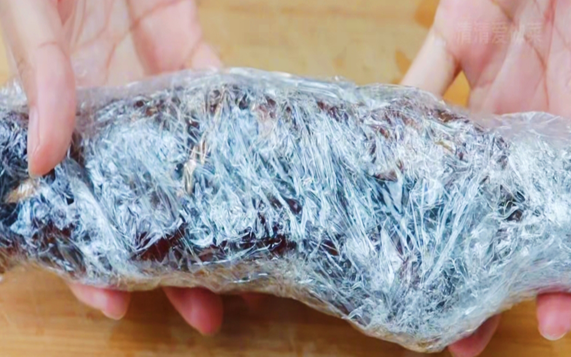 香肠不放冰箱怎样保存最好,保存香肠直接放冰箱用水洗都错了