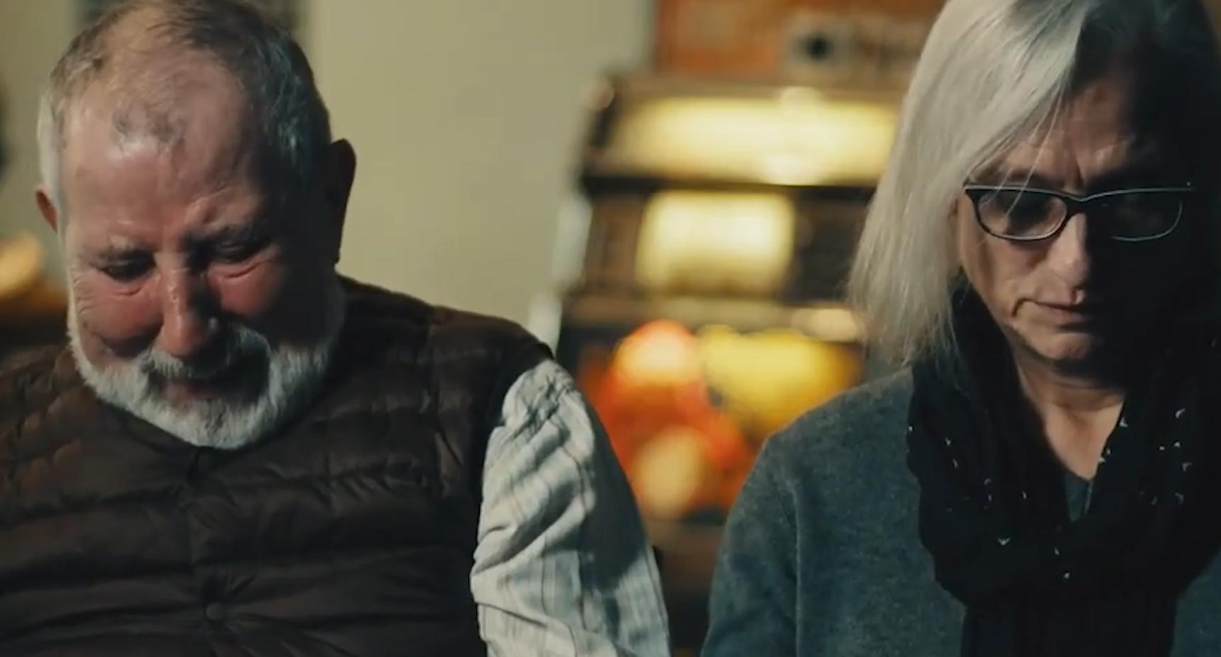 靠人血年赚3000亿，毒血散布全球，美国如何沦为*血卖**天堂？