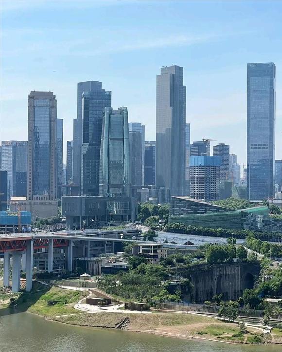 重庆一座让人向往的城市,外地人眼中的重庆与成都