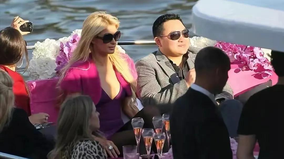 他被称之为“华尔街肥狼”，曾让好莱坞女星投怀送抱，但去向成谜