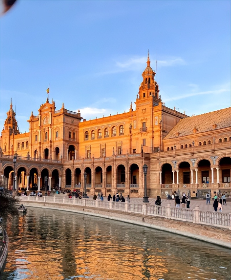 西班牙风格建筑,西班牙建筑属于什么风格