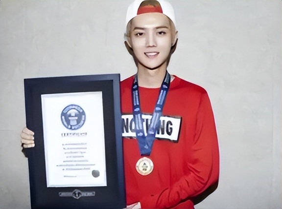 鹿晗阔少,鹿晗谈c罗首秀