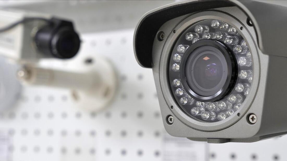 酒店被偷装摄像头能立案吗,住宾馆屋里有摄像头拍的犯法吗