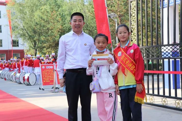 朔州市四小开学第一课：新生报到入学仪式感烙入每个孩子心中