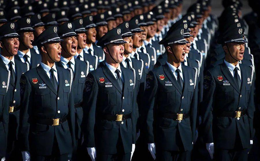 军队文职是公务员还是事业编,军队文职退休待遇和公务员的区别