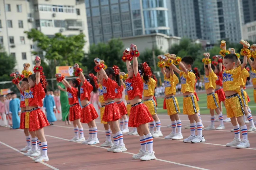 创造少年向阳生,强体励志筑未来——和平区中心小学举行校园运动会暨六年级毕业典礼