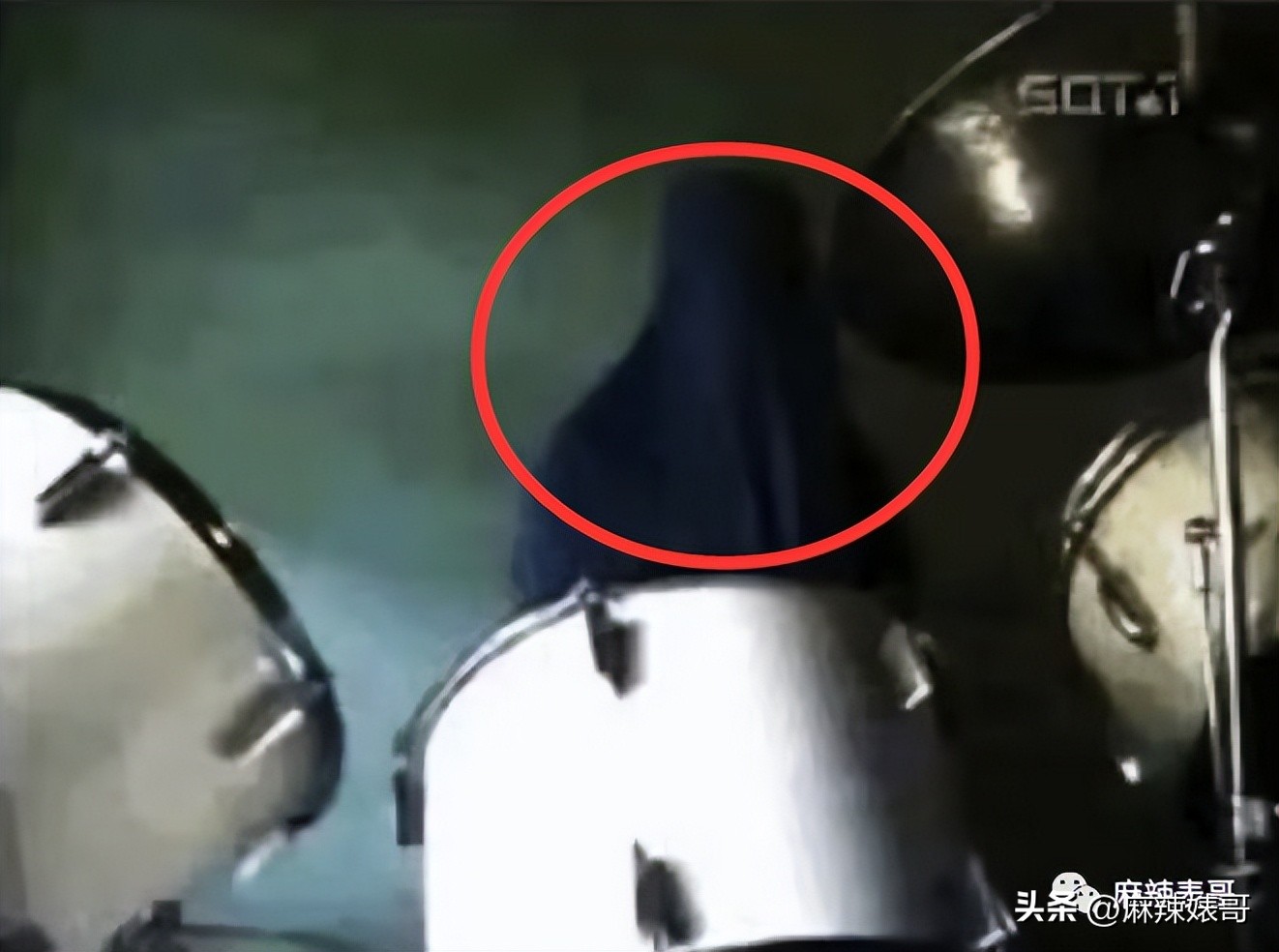 金晨模仿卡塔尔小王子自拍,金晨模仿卡塔尔王子自拍引热议