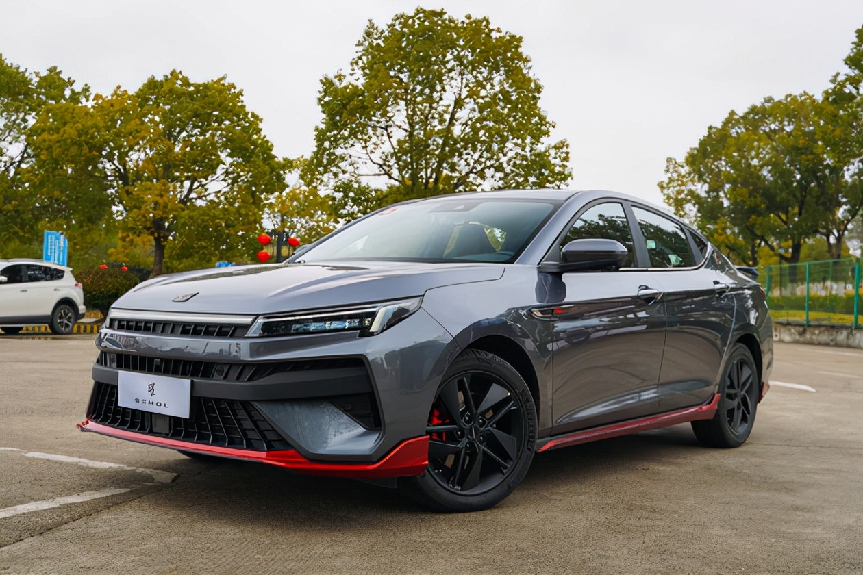 大众思皓曜2021款6座中配落地价,思皓曜和奕炫max暗夜破晓版哪个好