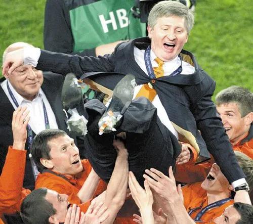 罗家俊曼城,乌克兰顿涅茨克矿工足球队