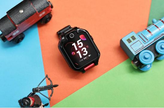 华为儿童手表5XPro深度体验：可翻转、可摘取屏幕，玩法更有趣