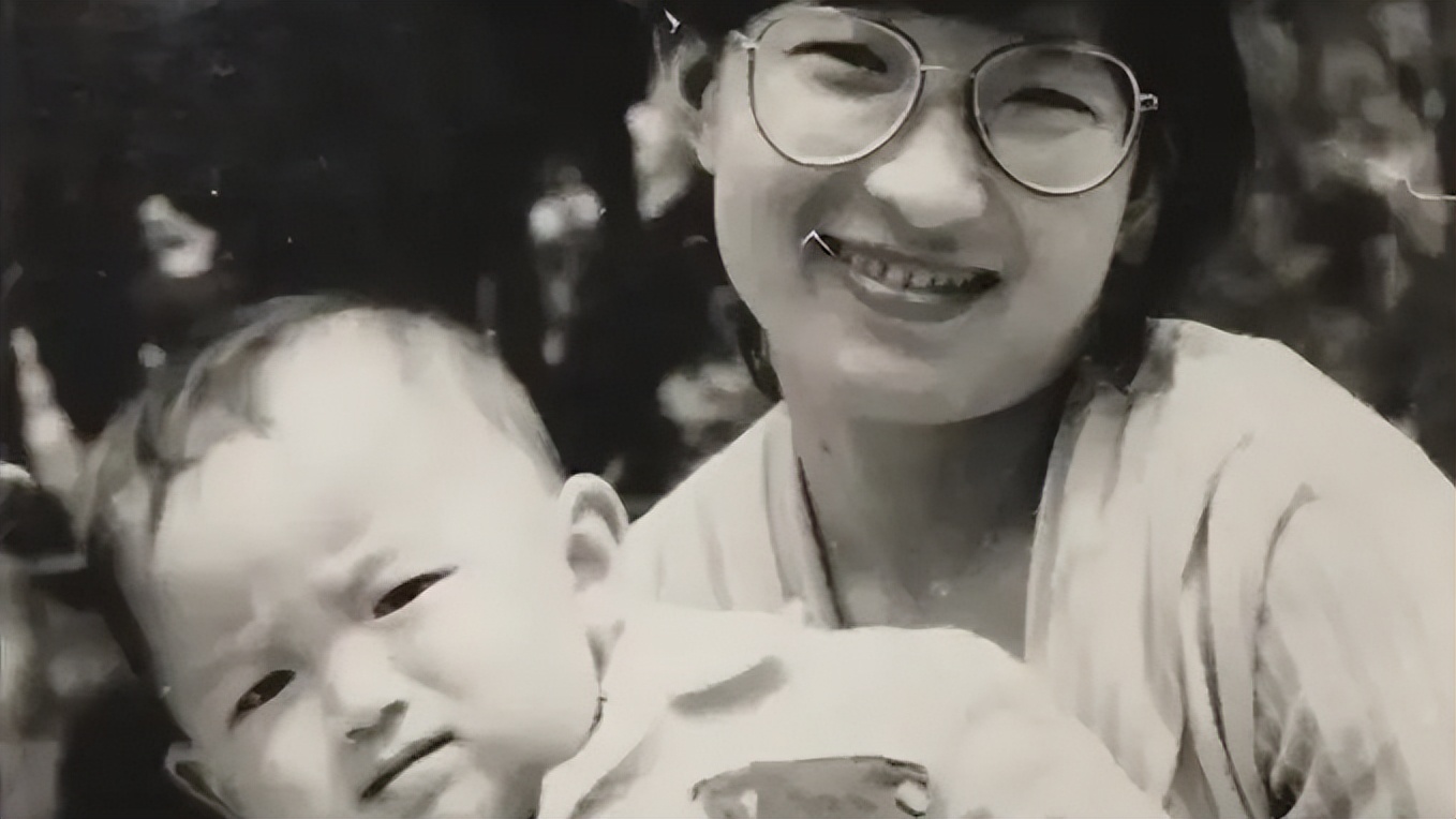 苦寻32年打拐妈妈与儿子团聚,打拐妈妈寻子完整版