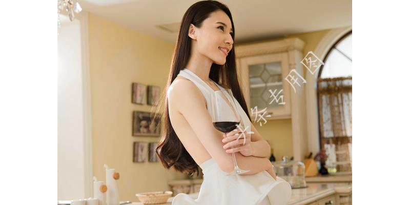 岳母生日我承包一切费用，为一只螃蟹看出亲疏有别，毁了生日宴