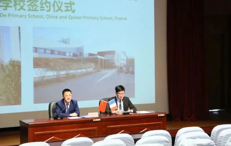 法国欧坦市市长一行来渝交流考察,法国欧坦市市长访问学校