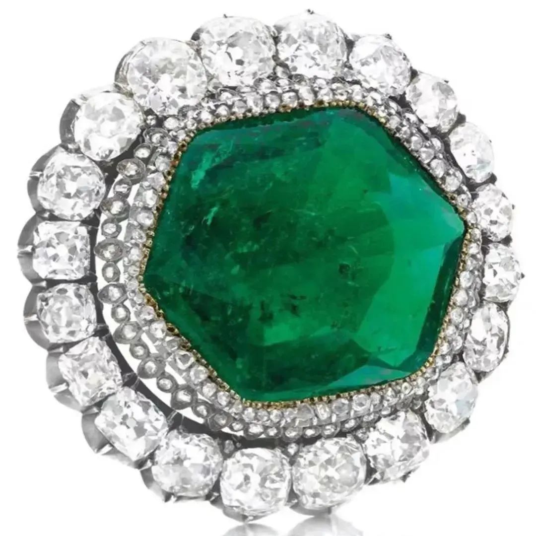 107克拉祖母绿，189克拉钻石，凯瑟琳女皇的珠宝库究竟有多丰富？