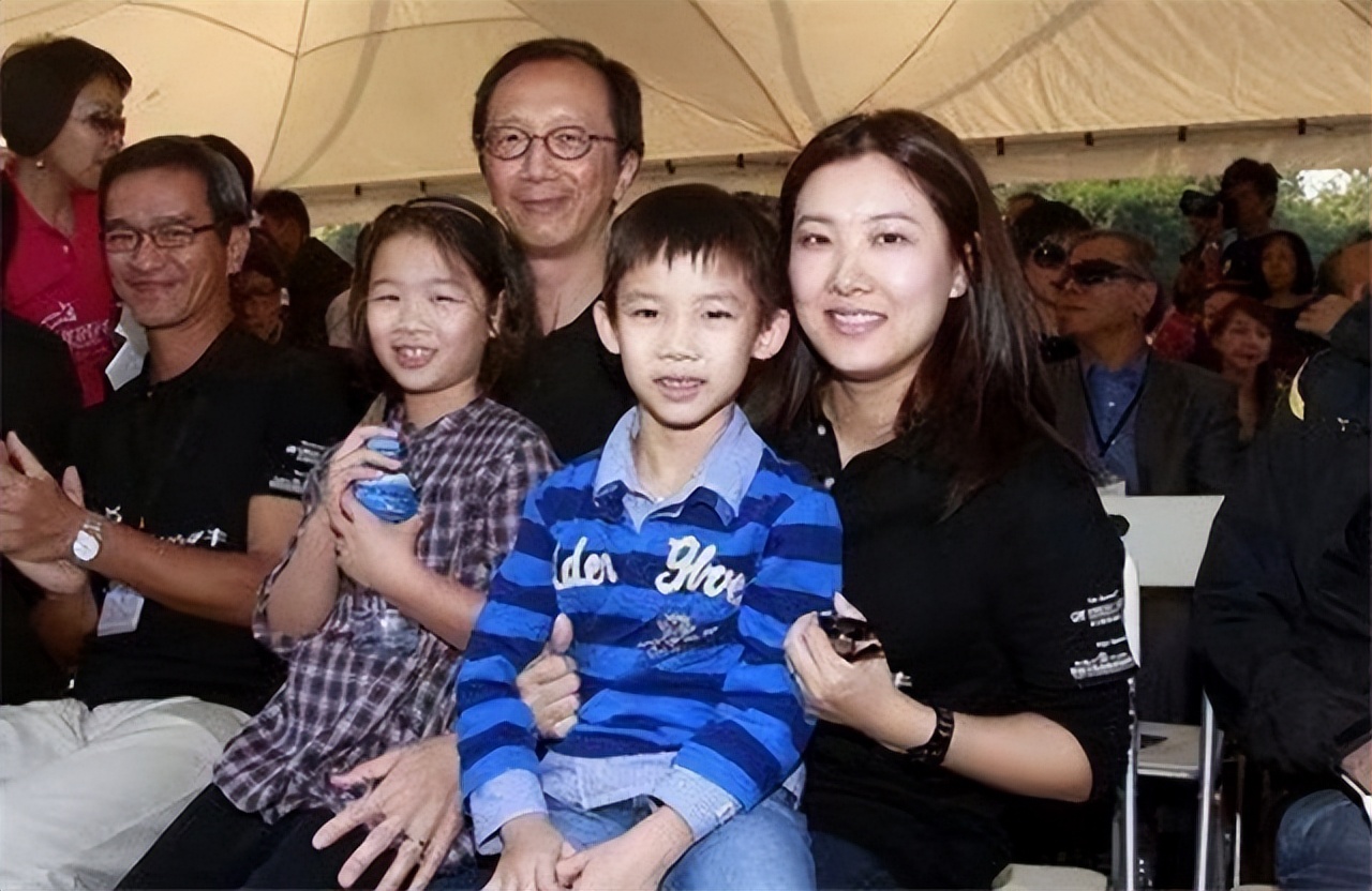 香港财神爷梁锦松与伏明霞的爱情故事