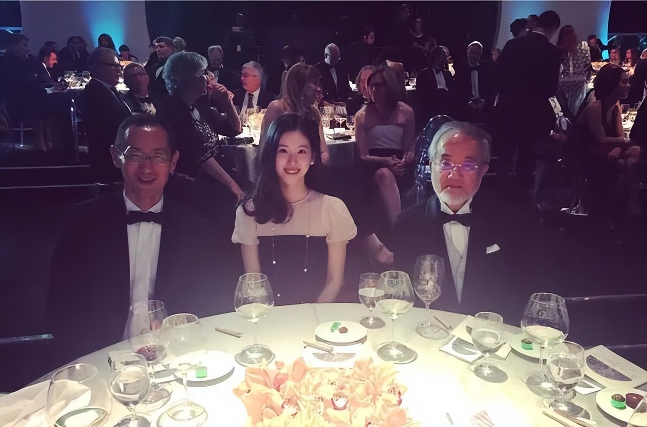 章泽天的成长史,章泽天从小就有野心