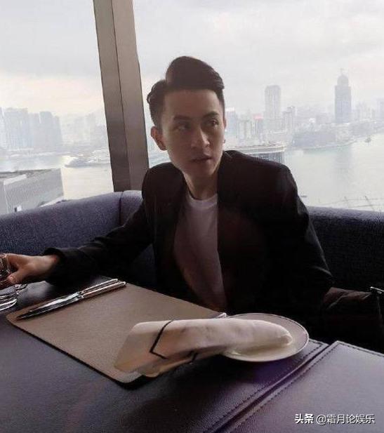 王思聪跟秦奋同款表,戴王思聪同款千万手表