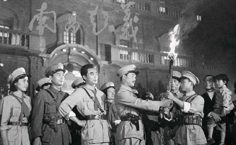 1955年大授衔后，十大元帅中有三位不拿元帅的工资，这三人是谁？