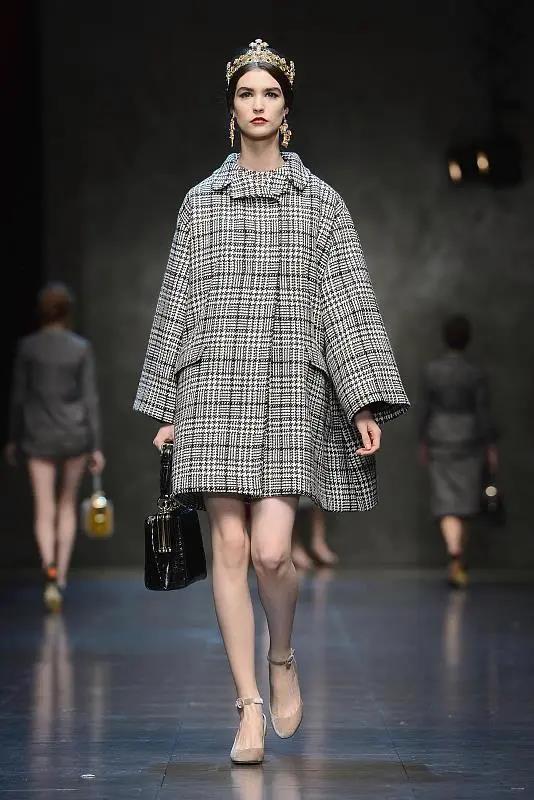 鐚汉缇界粧鏈嶇櫧楦粧,鐚挭鏈夊繀瑕佺┛缇界粧鏈嶅悧