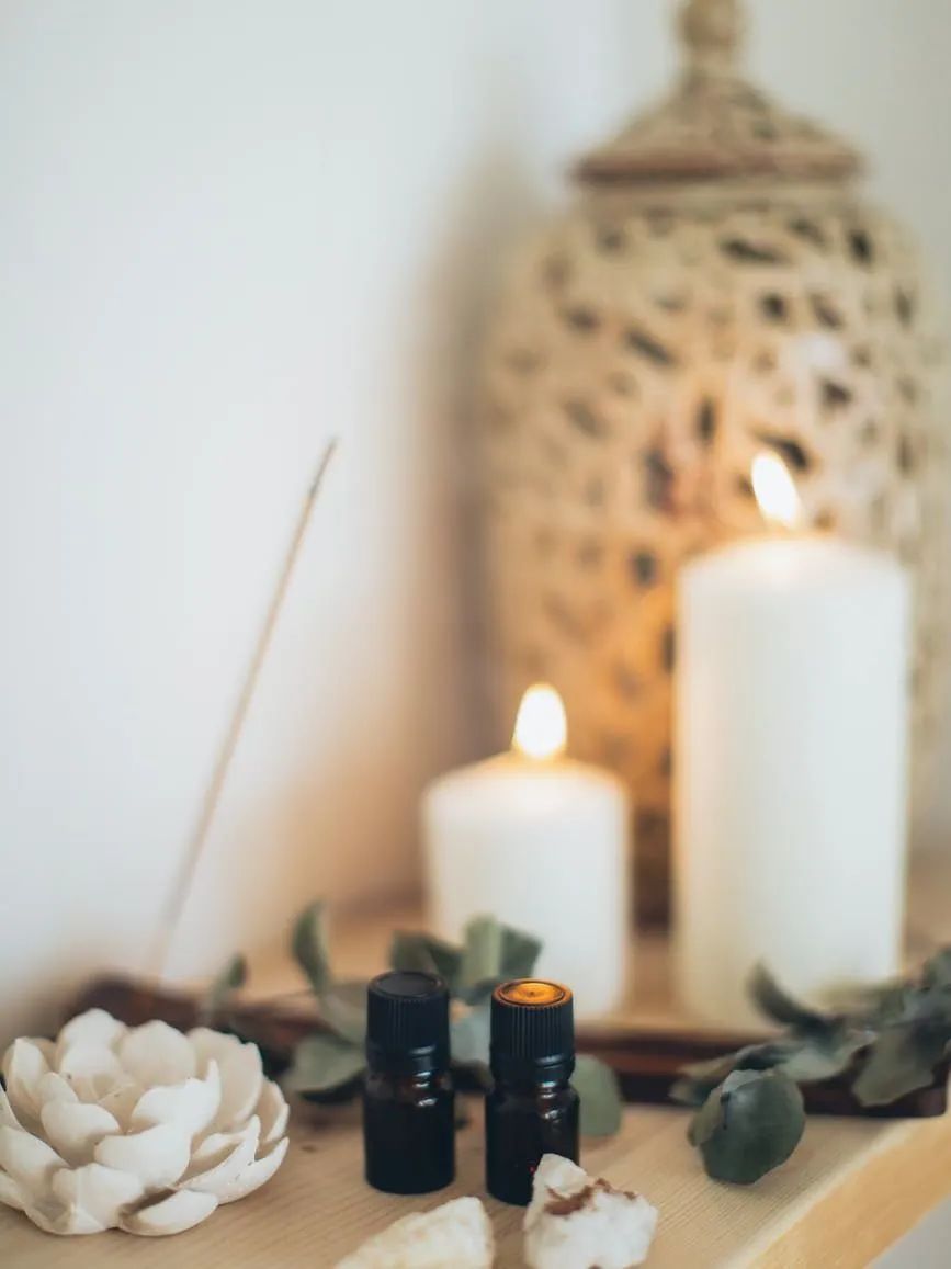 精油芳香疗法的作用是什么,精油调制香水