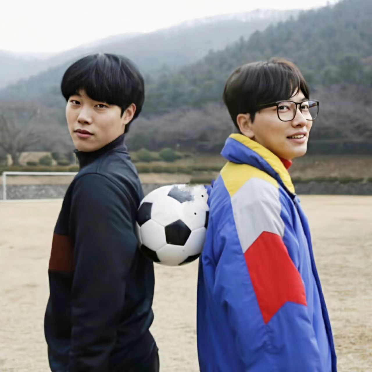 请回答1988柳东龙最后的一集,请回答1988柳东龙唱歌比赛