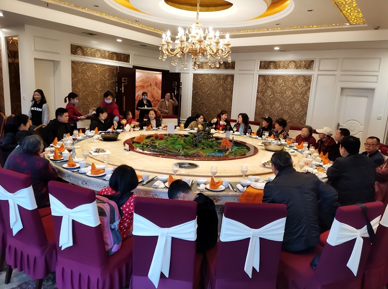 男人醉酒后的行为表示什么,男人喝醉后会做出什么样的行为