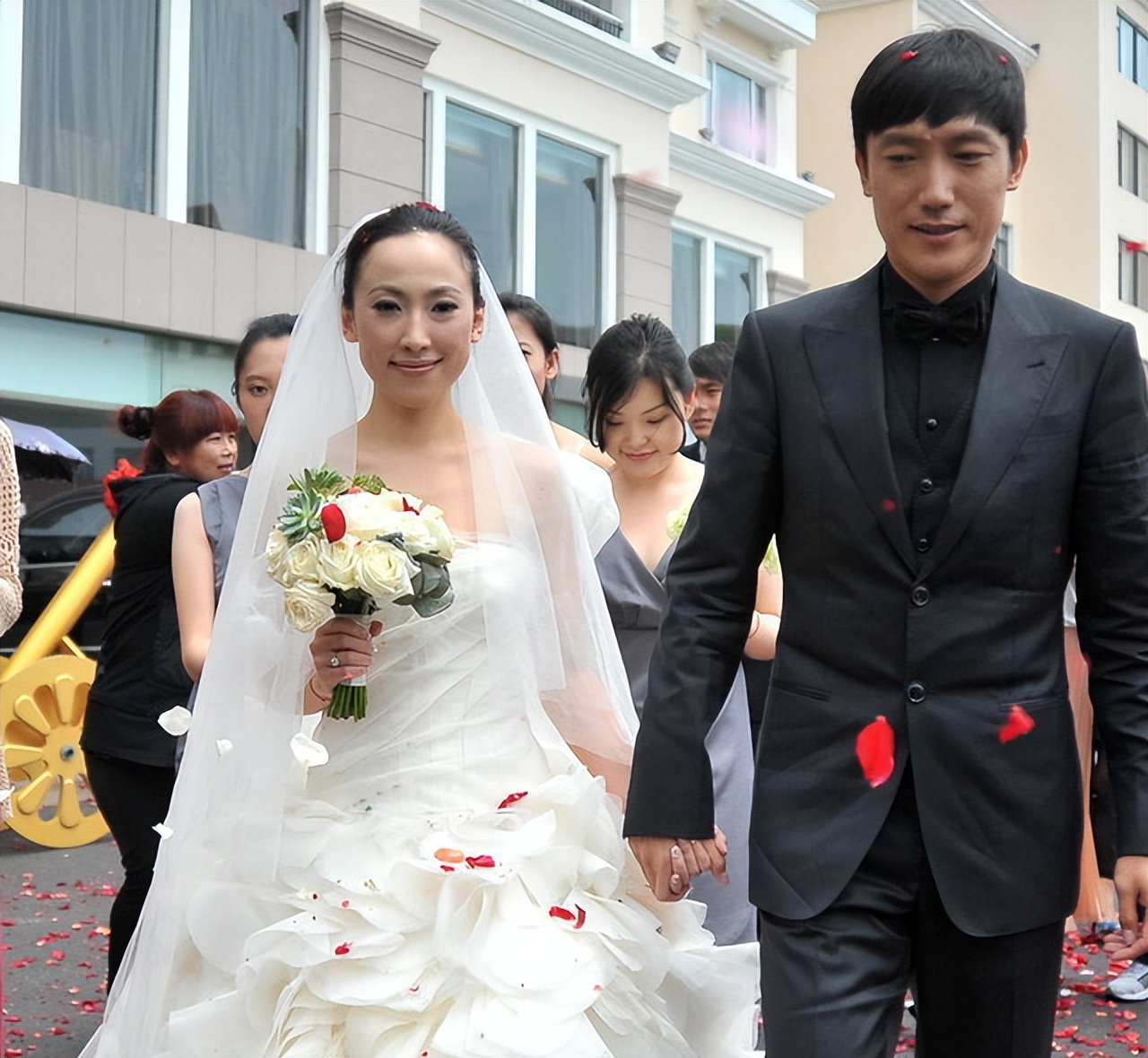 曲波是哪年的国足球员,曲波个人简介资料