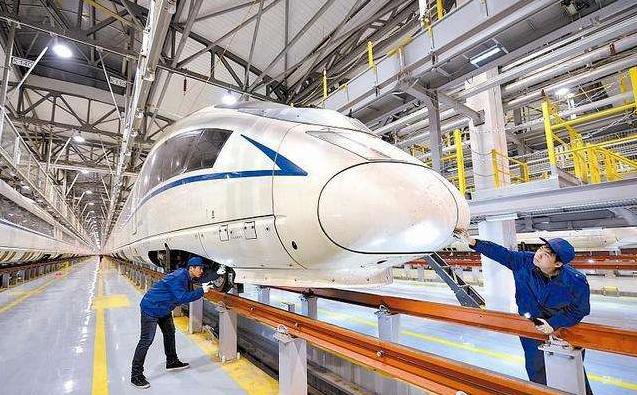 高铁上一天工作10多个小时正常吗,高铁上面工作几个小时